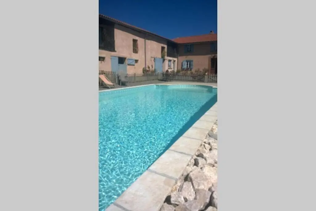 Gite A La Ferme Avec Piscine Bernadets-Debat