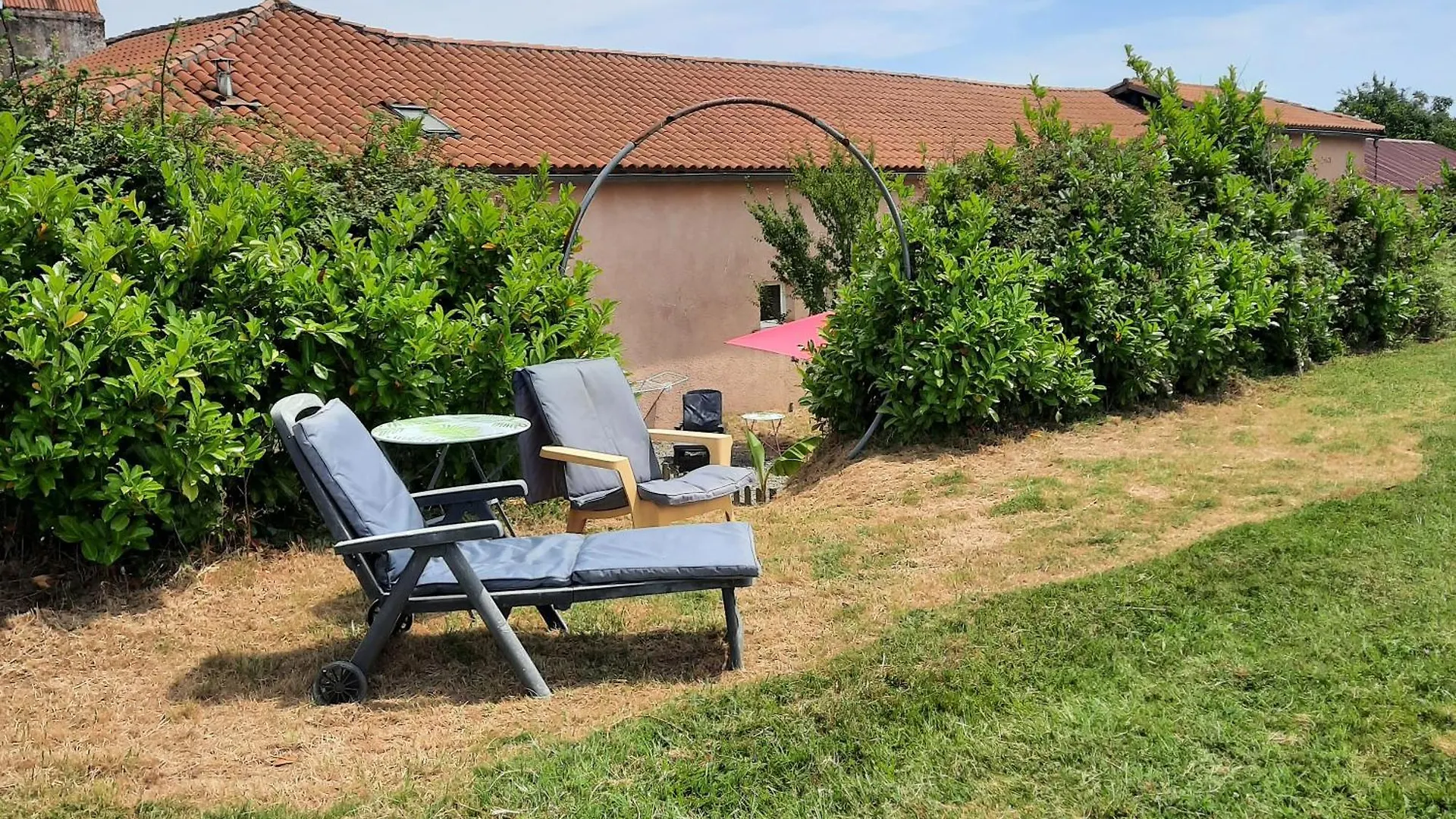 Gite A La Ferme Avec Piscine Bernadets-Debat 0*,  France